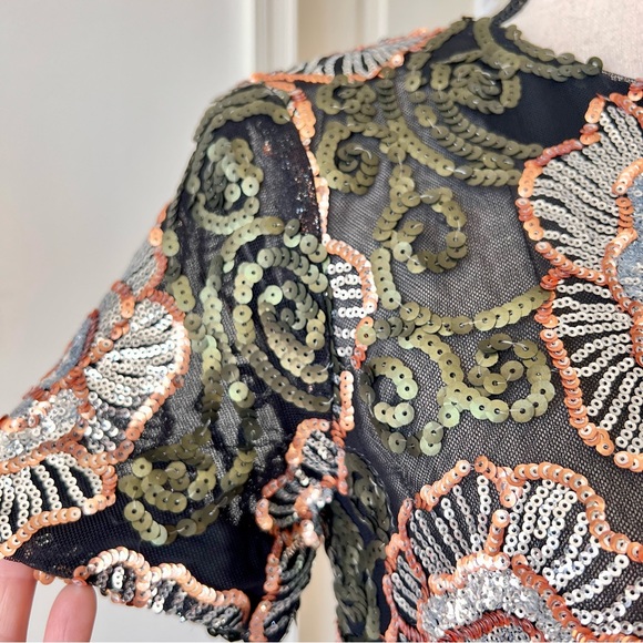 ENDLESS ROSE Mesh And Sequin Floral Cropped Blouse—SZ. Small - Picture 16 of 17